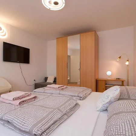 Апартаменты Lovorik Крк