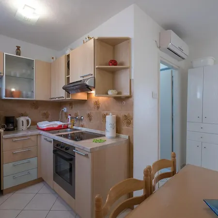 Apartment Lovorik Krk Town