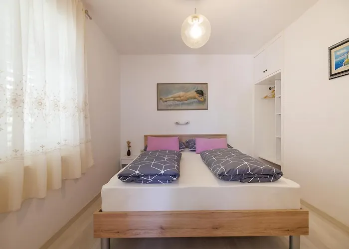 Lovorik Krk Town